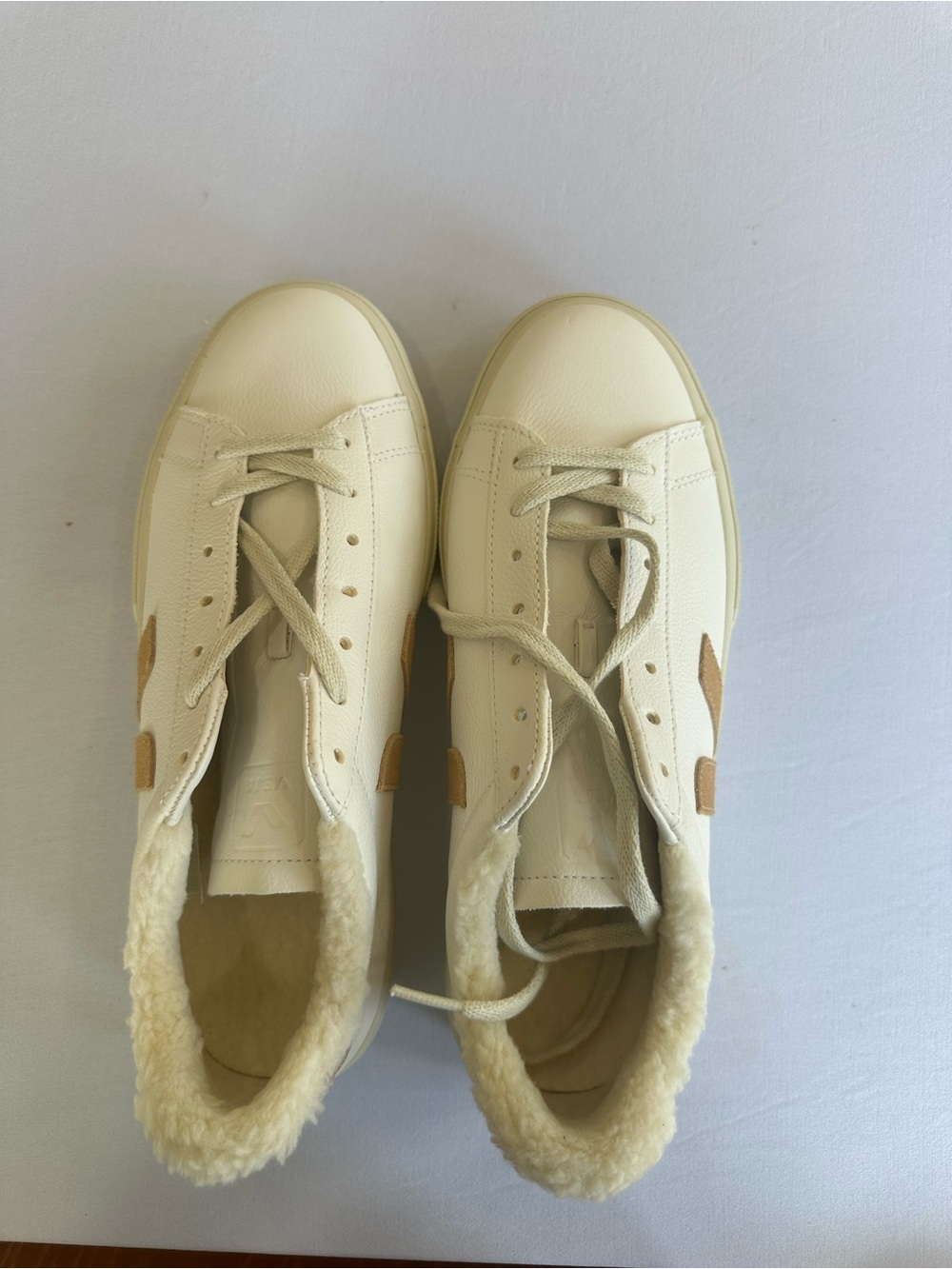 Veja Chrome Free leather Sneakers Lace up w/Tan V Logo and Faux Fur Lining 8/10 - Picture 6 of 16